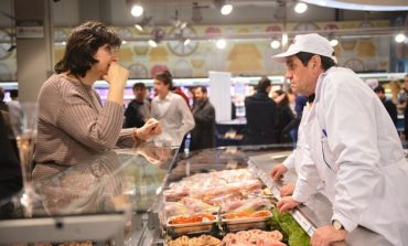 Ce salarii au angajaţii Mega Image, cel mai mare lanţ de supermarketuri din România