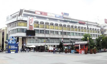 Centrul comercial Mercur Craiova ia un credit de 8 mil. lei de la Raiffeisen Bank